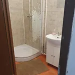 - Hostel Bukurešť