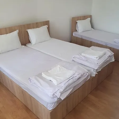 Hostel - *