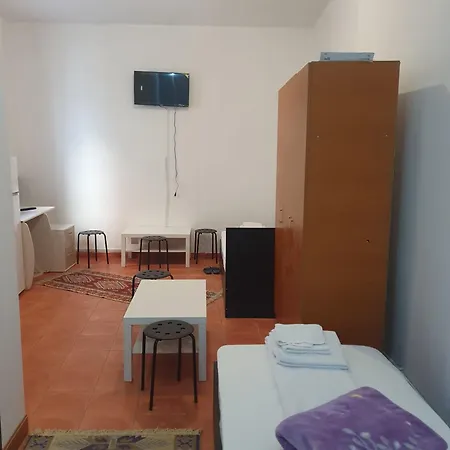 Hostel - *