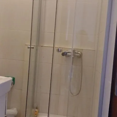 호스텔 -