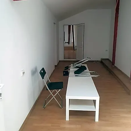 호스텔 -