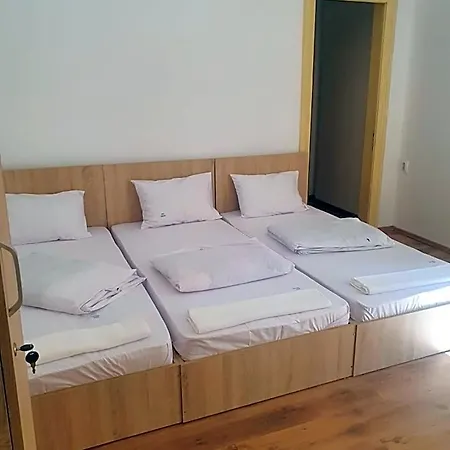 - 호스텔