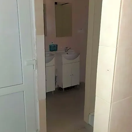 - 호스텔