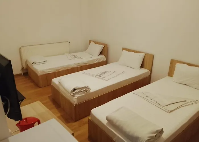 - Auberge de jeunesse *