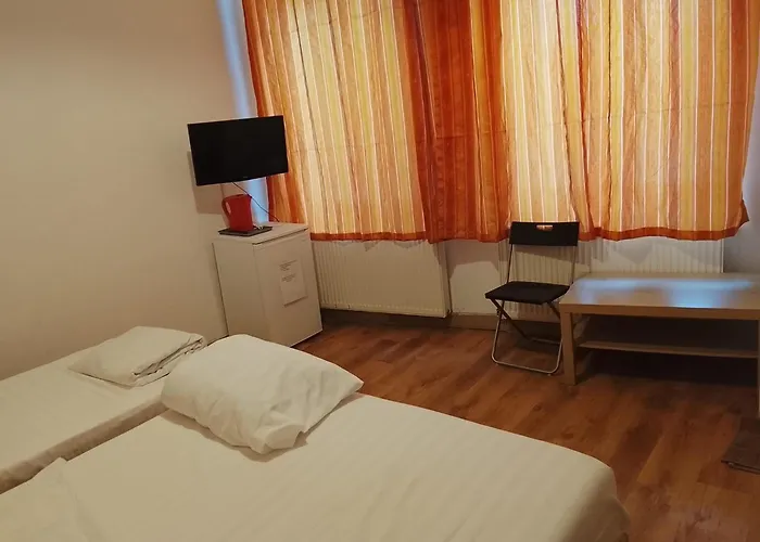 - Auberge de jeunesse *