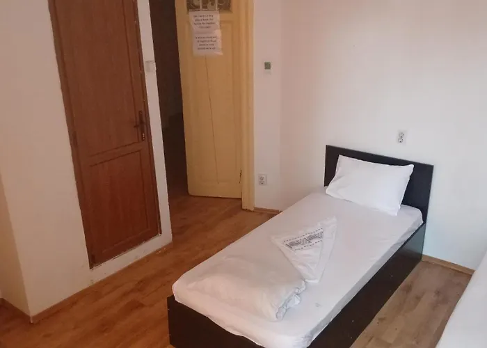 - Auberge de jeunesse *