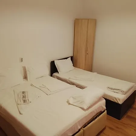 - Hostel Βουκουρέστι