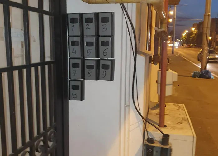 - * Βουκουρέστι